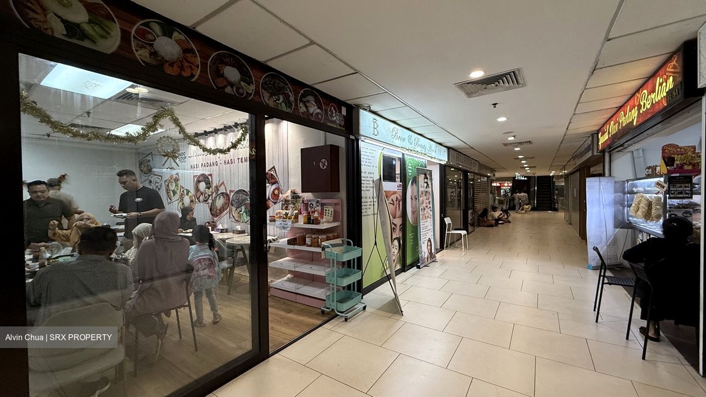 Lucky Plaza (D9), Retail #491366471